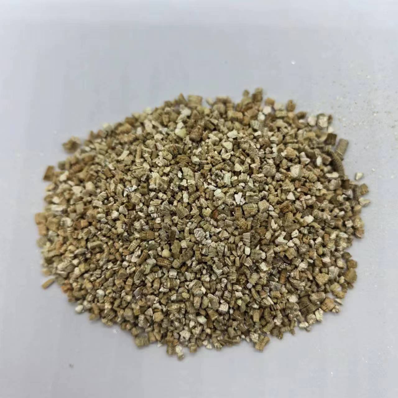 Soil Conditioner Adsorbent agricultural vermiculite 20 liters vermiculite sachet exfoliated crude vermiculite