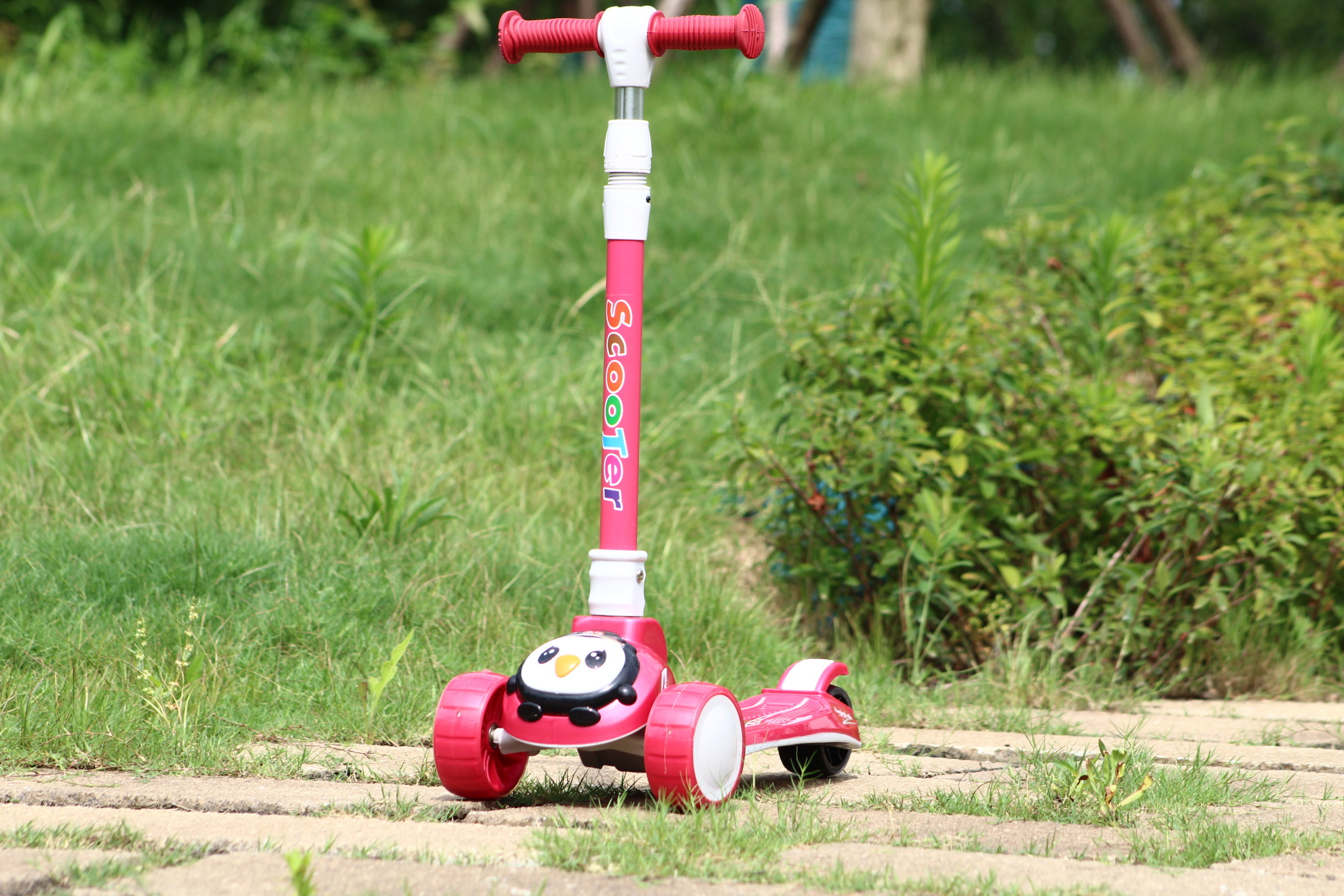 Double pedal kick swing scooter for kid