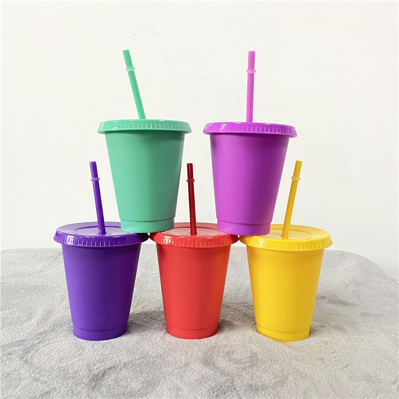 BPA free 16oz 24oz Reusable matt Solid color Frosted Plastic Cups with cover and straw Ice Cold Drink water coffee