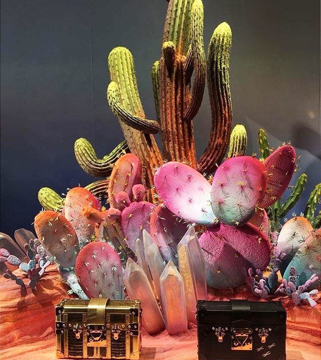 Customized resin fiberglass cactus statue window display props shopping mall home decor flower modern art sculpture