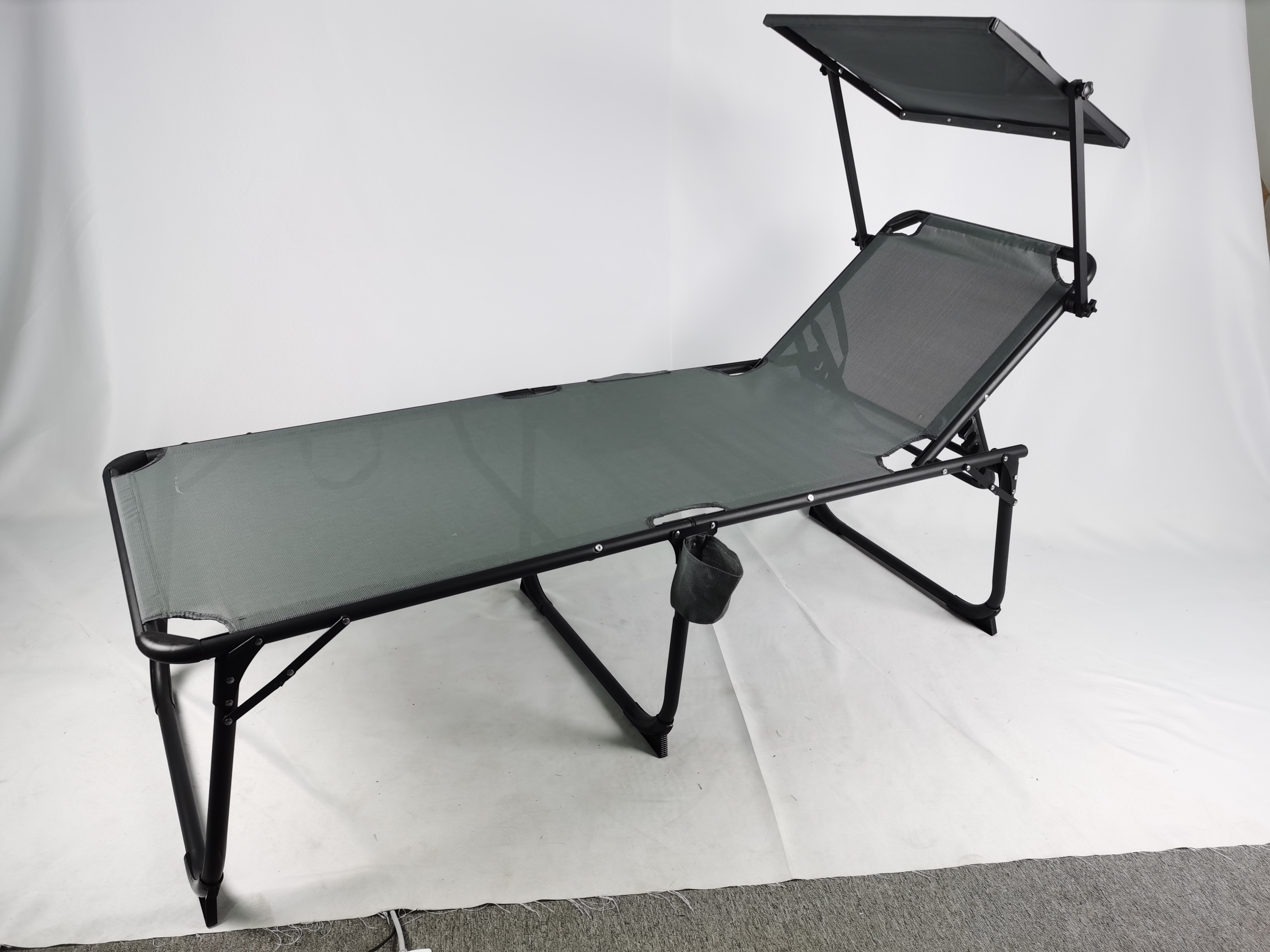 Outdoor Aluminum Foldable Comfortable Camping Bed Lounge Chair With Sunshade Factory Commercial with pillow beach chairs