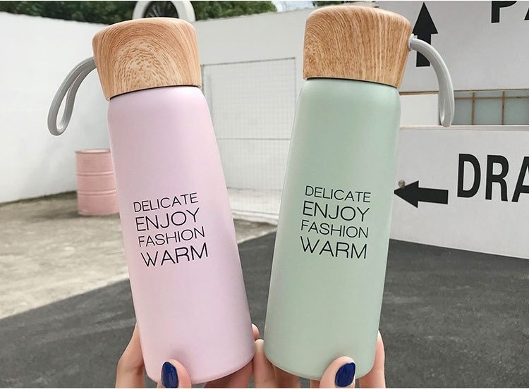 Manufacture 500ml bottle thermos custom logo double wall stainless steel drinking water bottle hot water bottle with wood cover