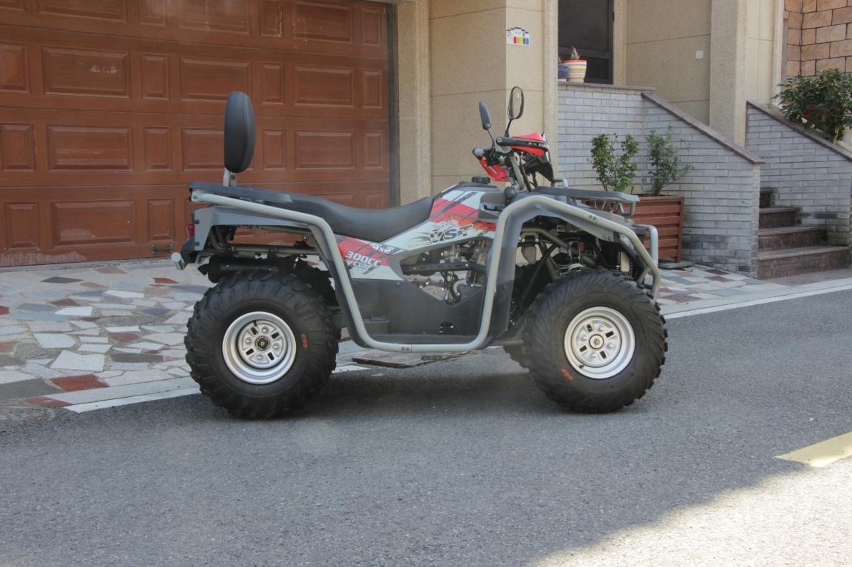 200cc ATV Farm four-wheel motorcycle ATV and UTV off-road vehicle 4x4 trike for sell