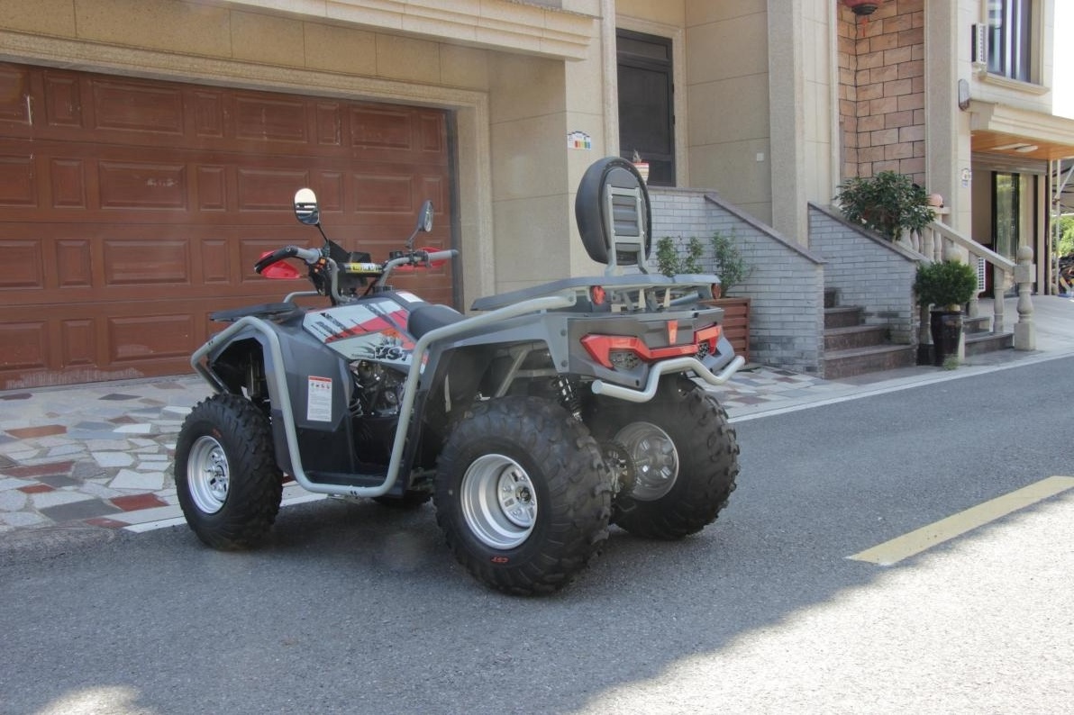 200cc ATV Farm four-wheel motorcycle ATV and UTV off-road vehicle 4x4 trike for sell