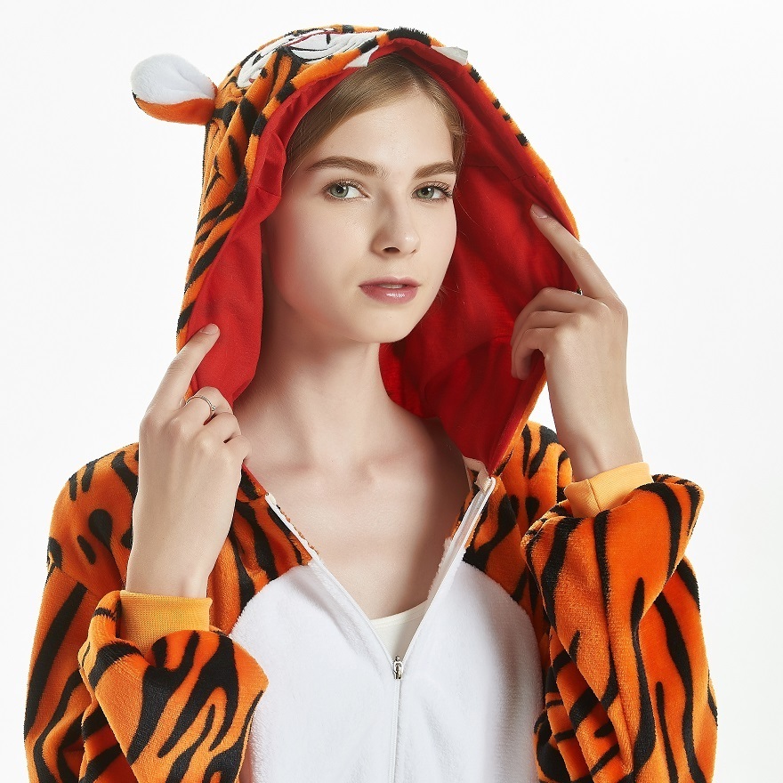 IN-STOCKED Retail Wholesale TV & Movie Costumes Anime Costume Pajamas Tiger Halloween Cosplay Sleepwear Animal Onesies Bodysuit