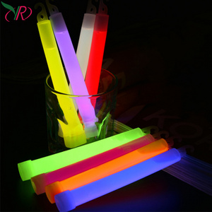 2020 Hot Sales Custom Logo Chemical Glow Stick 6 Inches Emergency Light Stick Chemical Light Sticks With Hook And Lanyard Bulk