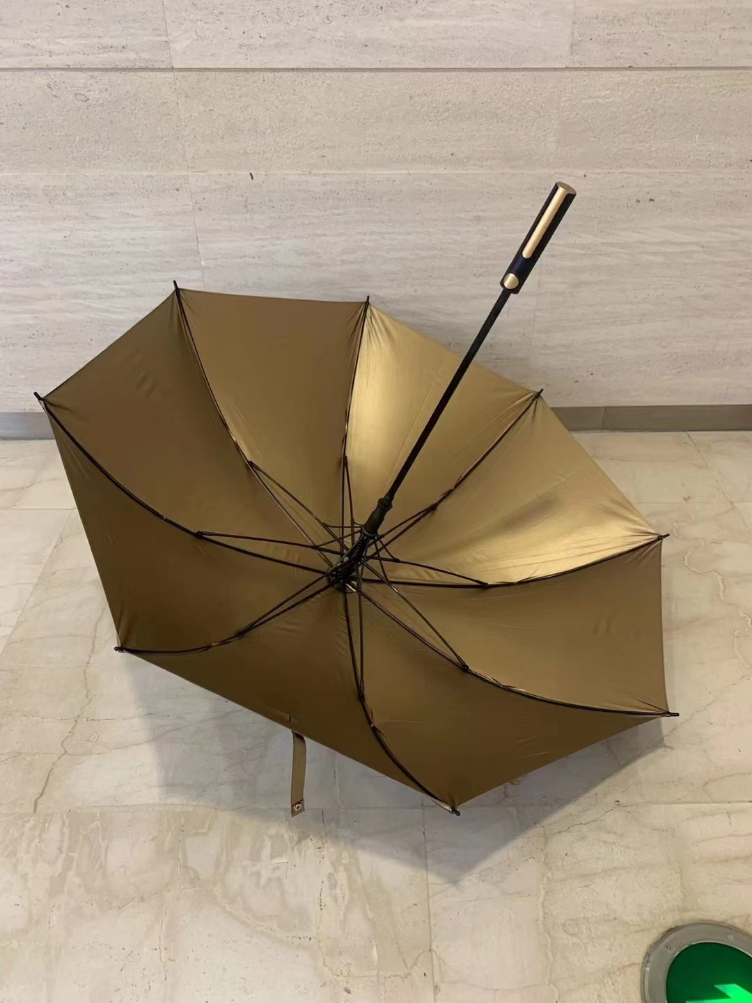 X103 UV Protect Golden Coating Werbung Werbe schirm Wind spezifischer business classic Golfs auto umbrella