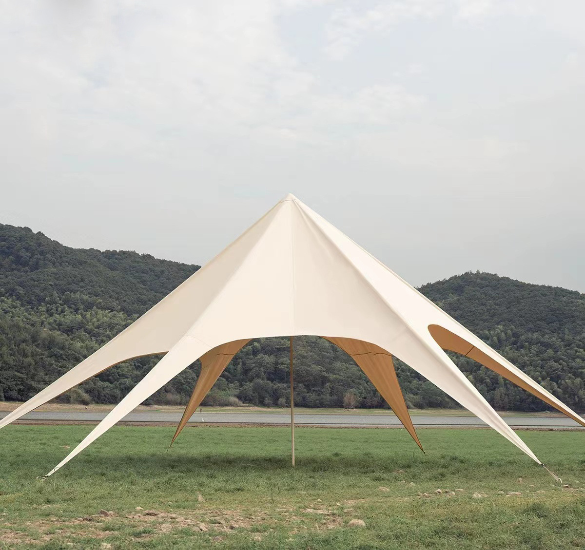 The Twin Peaks Canopy Hump tent outdoor Large camping canopy tent with Sun protection and rain protection