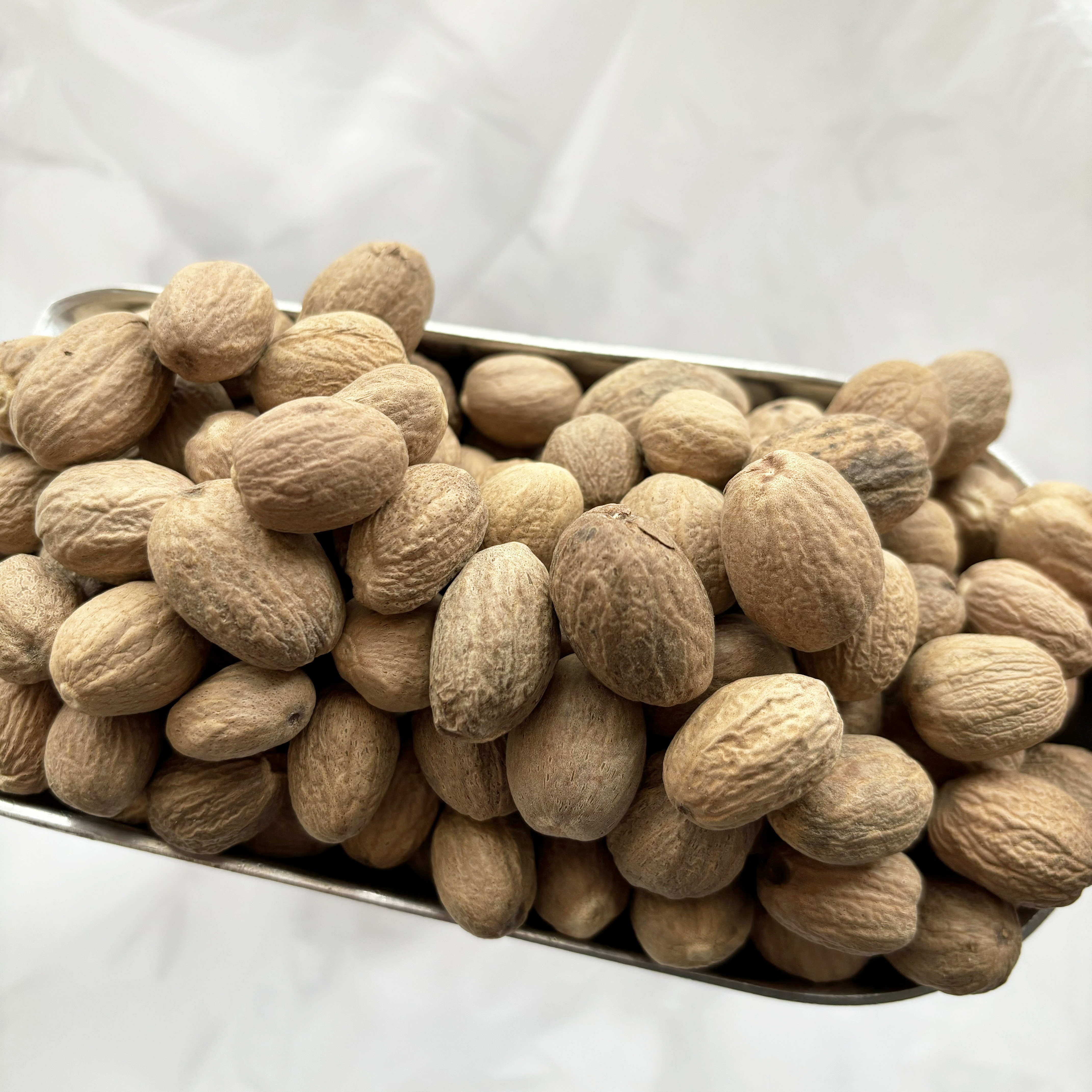 Customized Wholesale Muscade High Quality Whole Without Shell Organic Dried Nutmeg