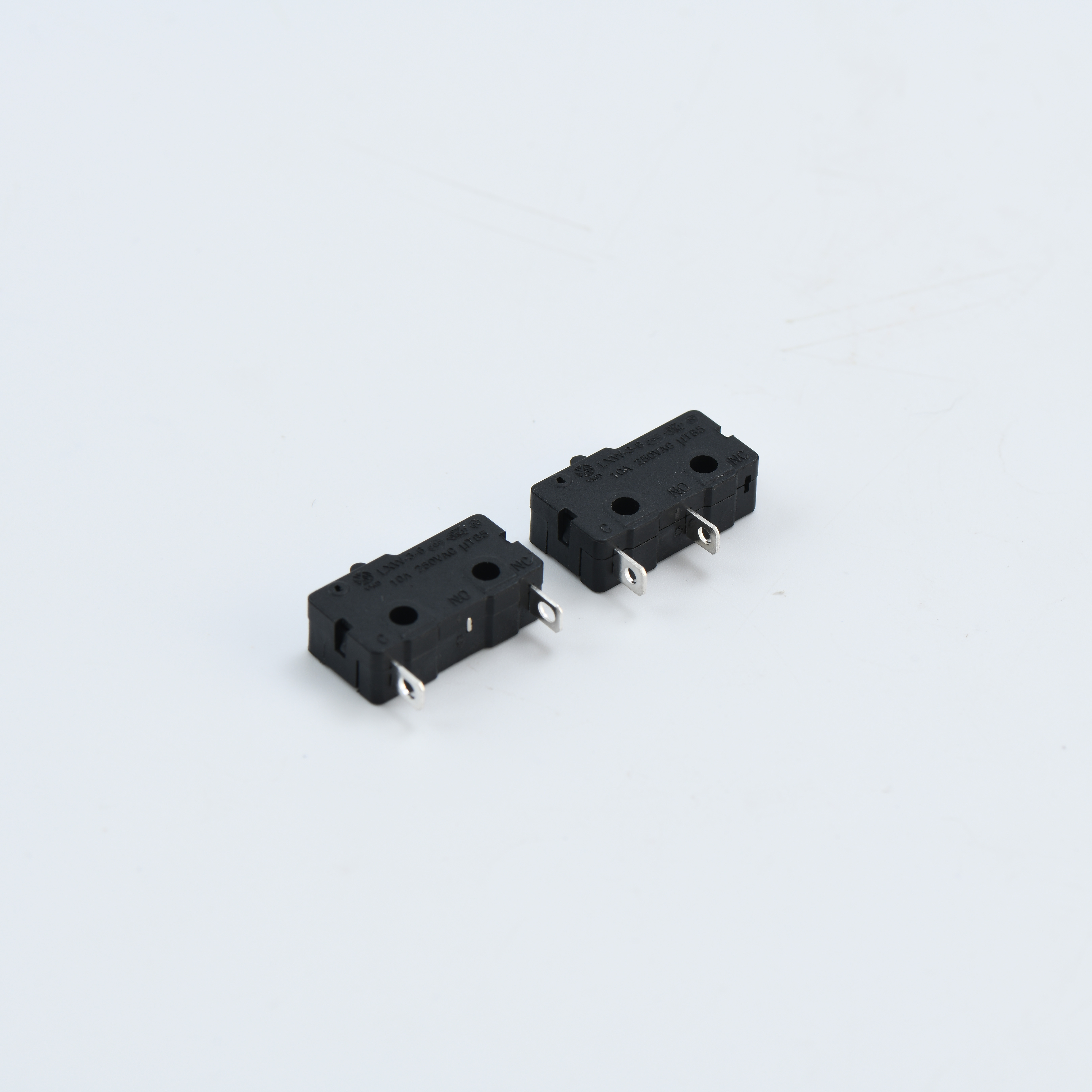 Micro switches can be customized with terminals and lever micro limit switches 5A/10A