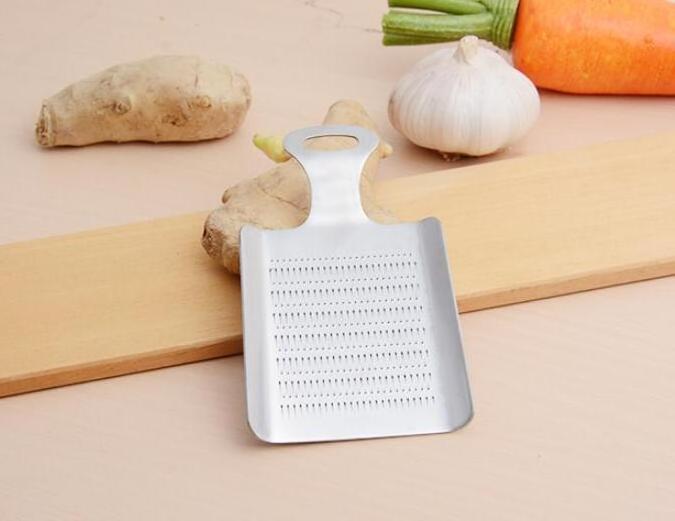 New Ginger Mill Kitchen Useful Tool Practical Wasabi Stainless Steel Garlic Grater Bento Mill Tool Press Garlic Press