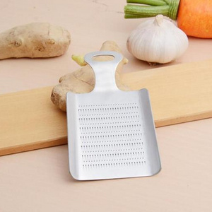 New Ginger Mill Kitchen Useful Tool Practical Wasabi Stainless Steel Garlic Grater Bento Mill Tool Press Garlic Press