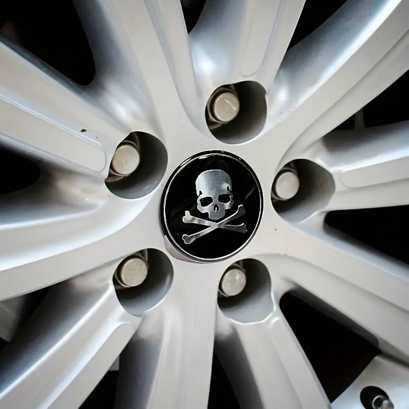 Custom Logo 4pcs Black Skull Logo Car Wheel Hub Center Cover Stickers Universal Wheel Hub Cover Center Rim Caps