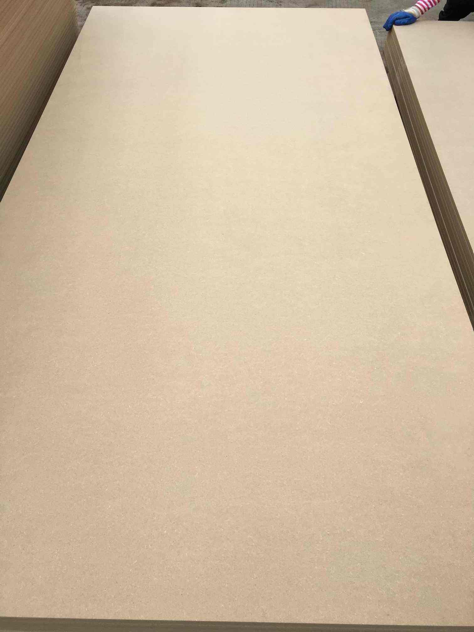 3mm To 18mm Furniture Grade Mdf Laminated Commercial Plywood Mdf Plywood