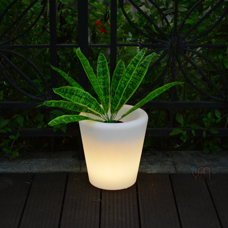 Plastic Light Up Led Flower Pot Solar Powered Illuminated Waterproof Outdoor Garden Led Flower Pots Planter With Light