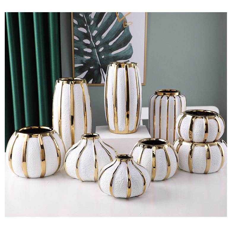 Naturix Select Luxury Gold and White Ceramic Vase Modern Porcelain Home Decor for Wedding Flowers Chinese Style Glazed