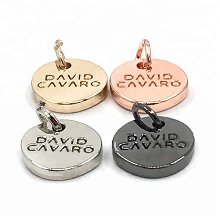 Low MOQ Round Gold Zinc Alloy Name Bracelet Charm Custom Brand Logo Metal Pendant for Jewelry