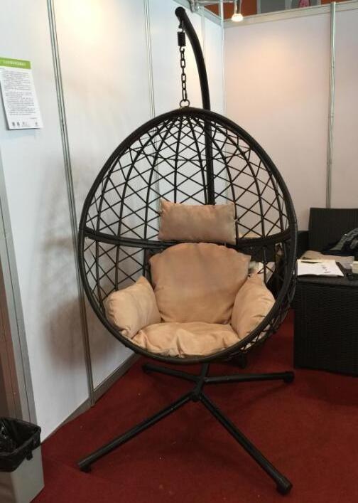 Courtyard High Quality Rattan Patio Swing Chair Outdoor Egg Chair with Stand Hanging Pod for Park and Hotel Use