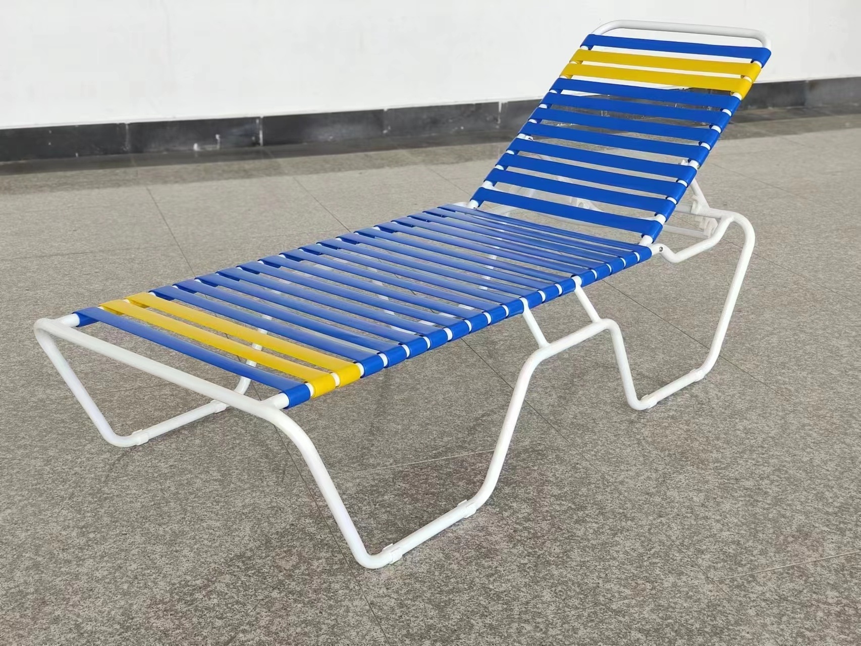 Modern Outdoor Vinyl Strap Chaise Frame Sun Lounger Outdoor Furniture Swimming Pool Chaise Lounger Colorful PVC Belt Lounger