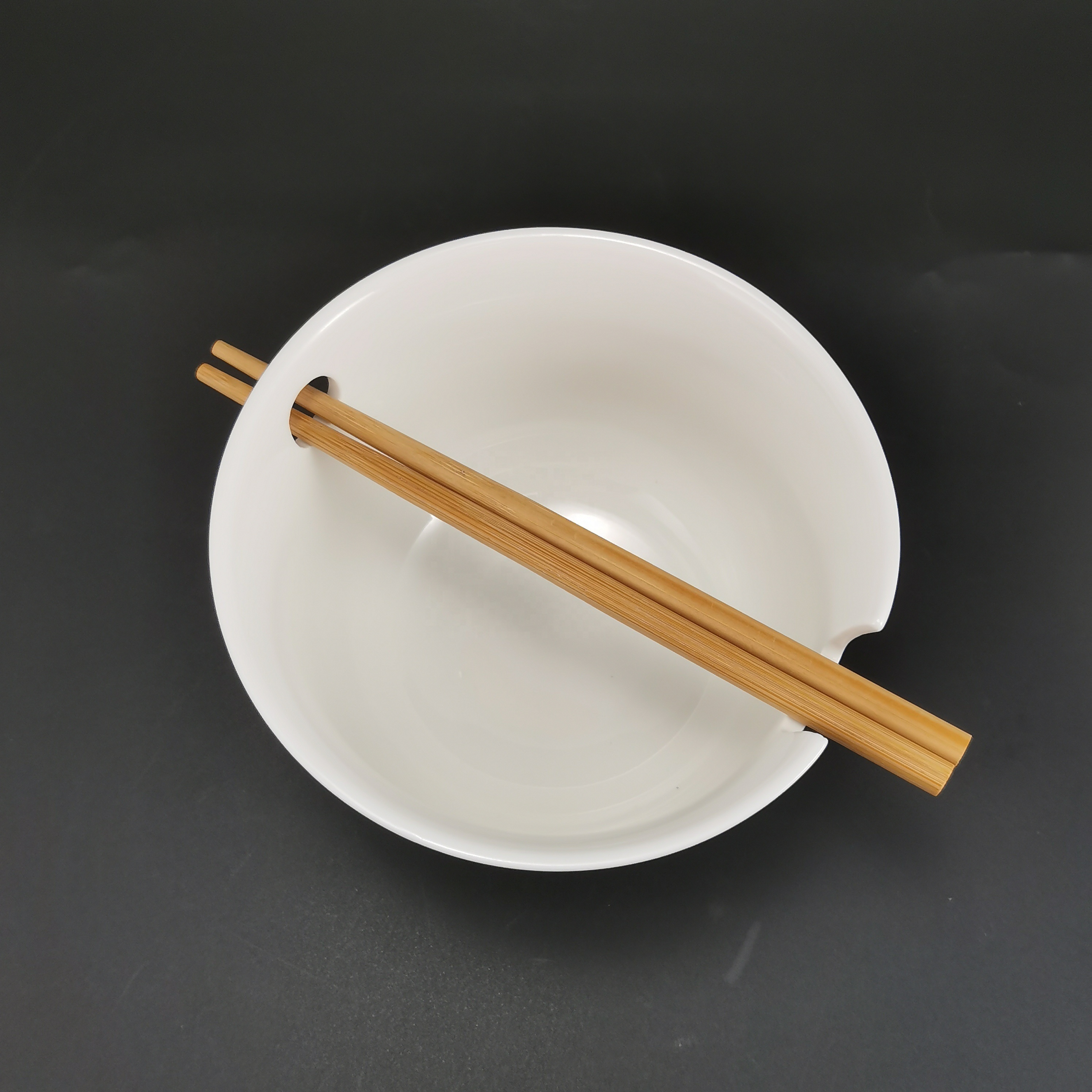 Chinese manufacturer supply 5.5 inch plain white noodle bowl ceramic bowl with chopsticks