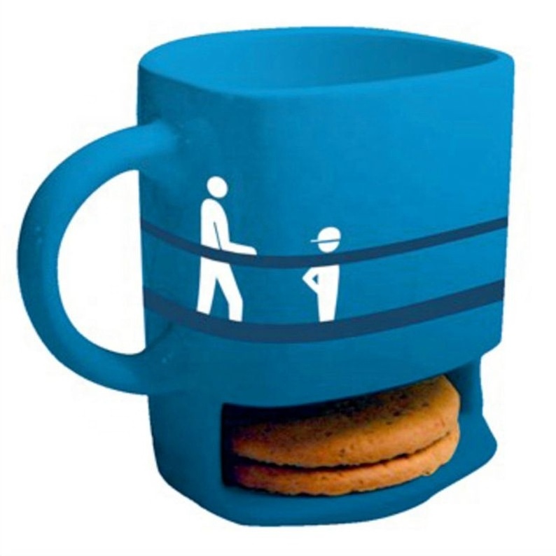 FAMA factory wholesale AB grade custom design white cookie pocket mug coffee ceramic mug with biscuit holder