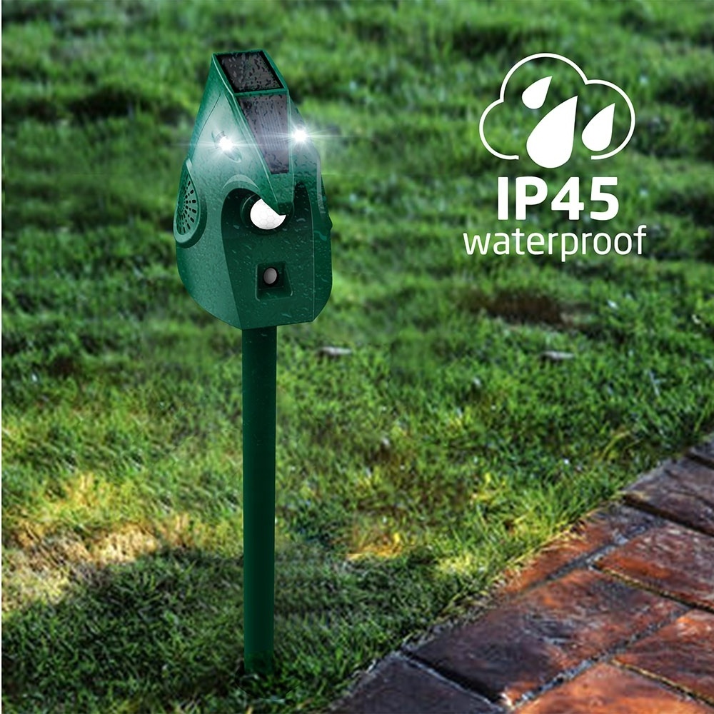 Solar Ultrasonic Animal Repeller Waterproof Outdoor Animal Repeller For Scare Wild Animals Away