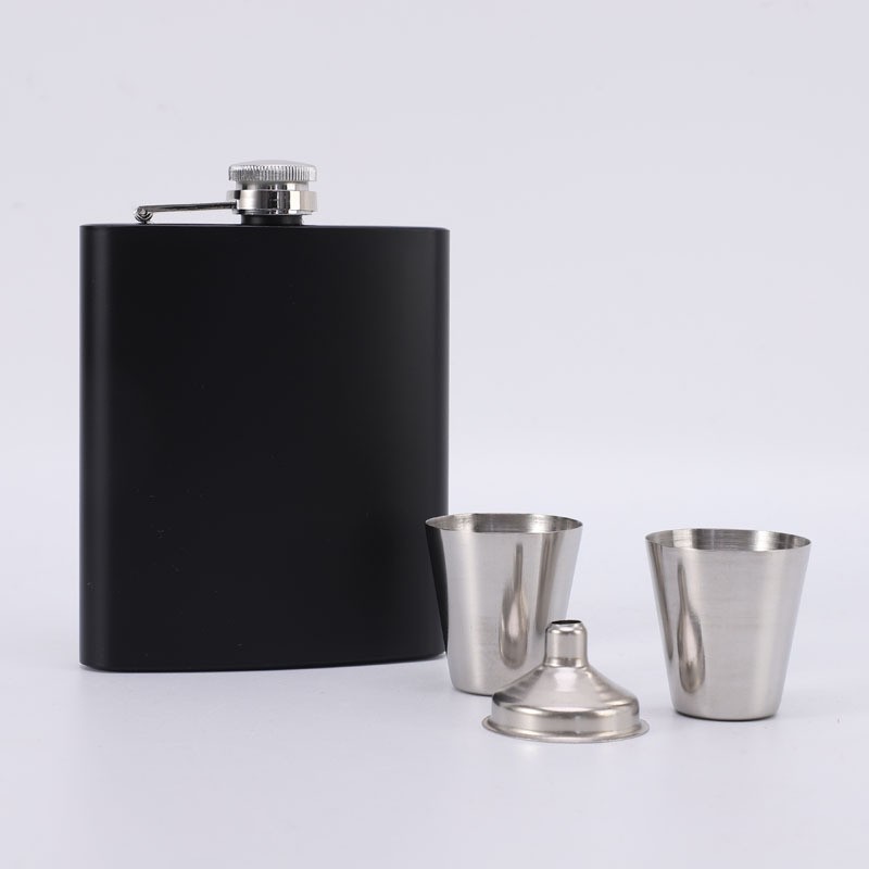 Gift Box Portable Hip Flask Stainless Steel 7oz Black Alcohol Hip Flask Gift Set with Funnel And Cup