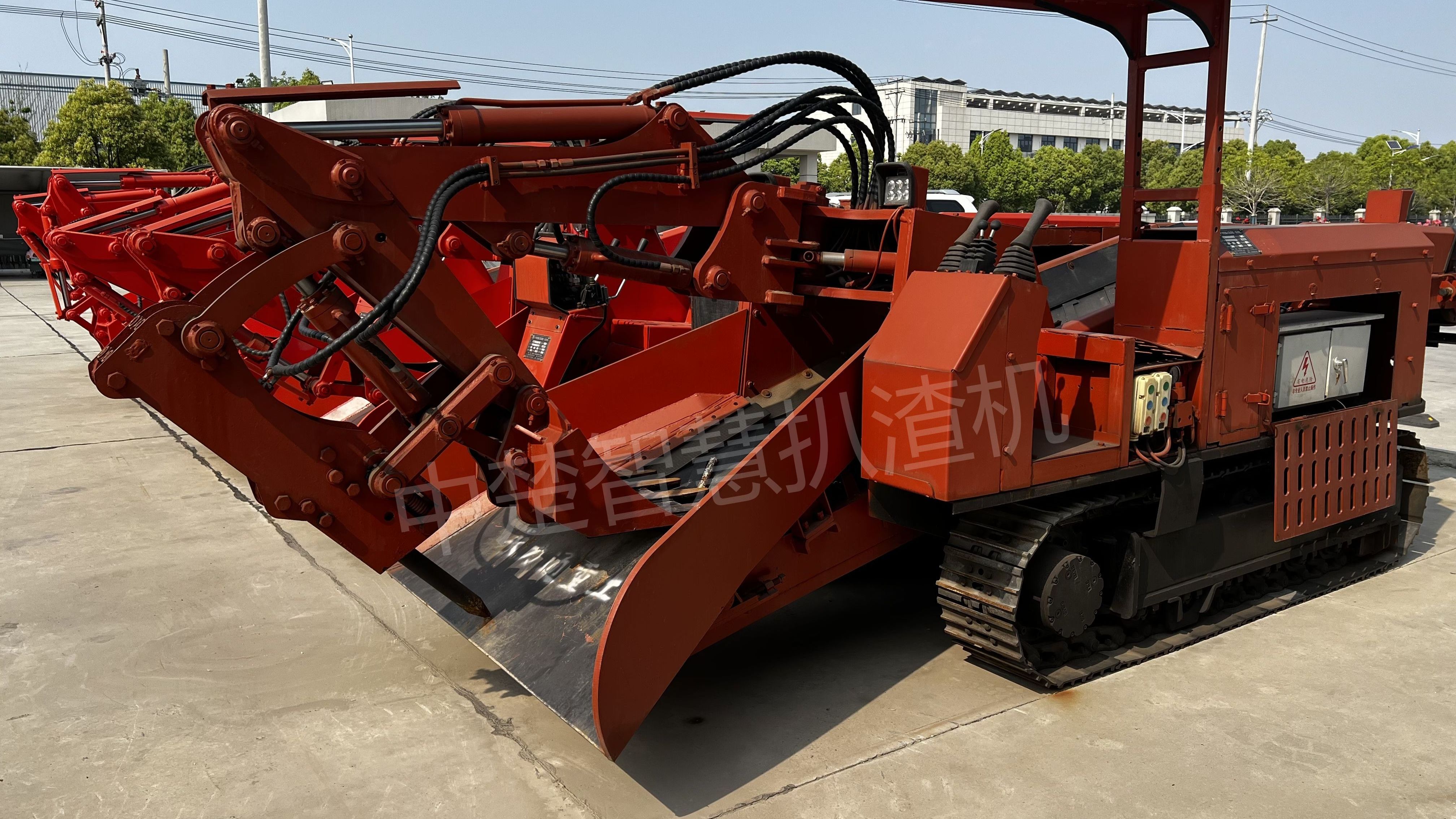 Coal Mine Tunnel Explosion-Proof Tire Chain Conveyor Mucking Crawler Mucking Loader Slag Removal For Sale