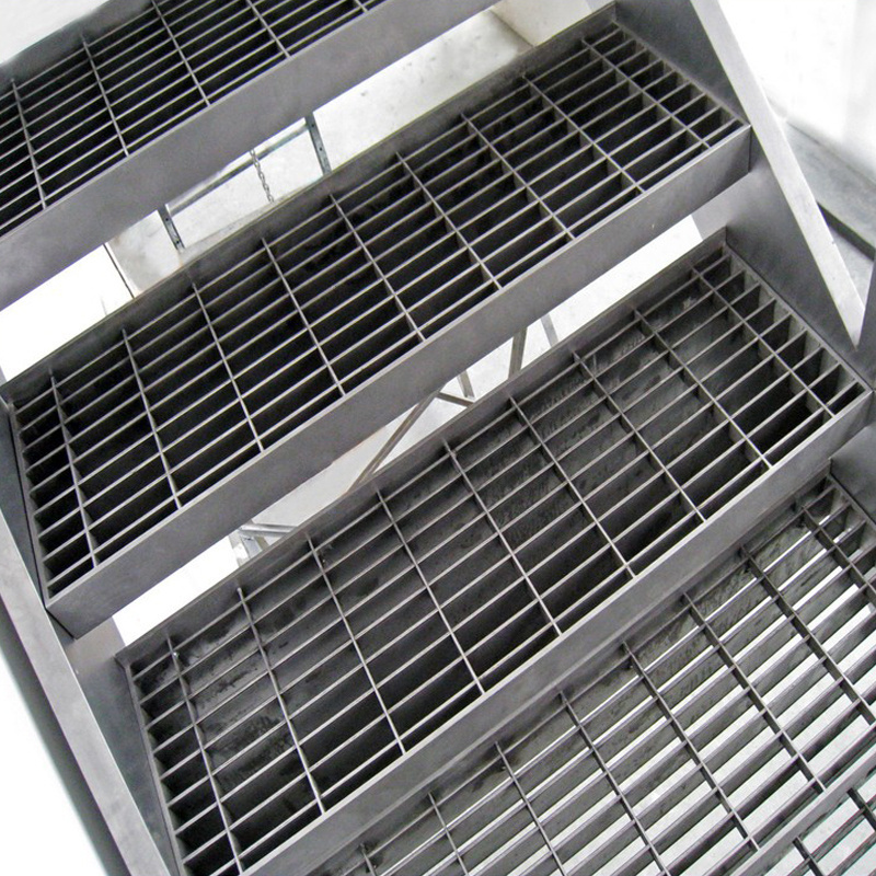 Hot sale Galvanized Metal Stair Steps Walkways Steel Stairs Grating Steel Ladder Steel Treads Steps Outdoor