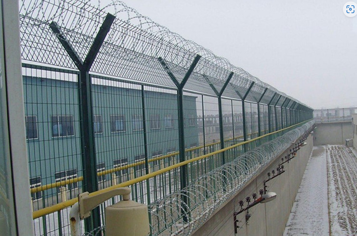 Hot sale 50x150mm 3d curvy PVC coated welded wire mesh fence and Prison Fence airport queue fence prices