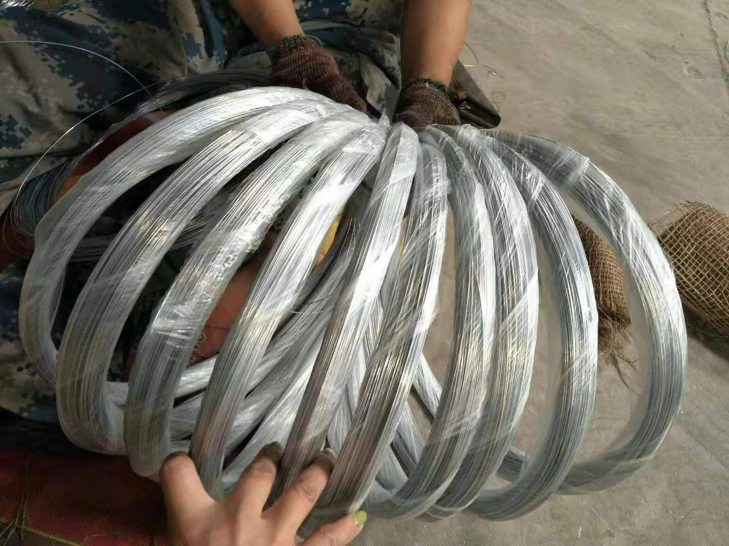 The Construction Flat 12/16/18 Gauge Electro Galvanized Gi Iron Binding Wire Hot Dipped Galvanized Steel Wire