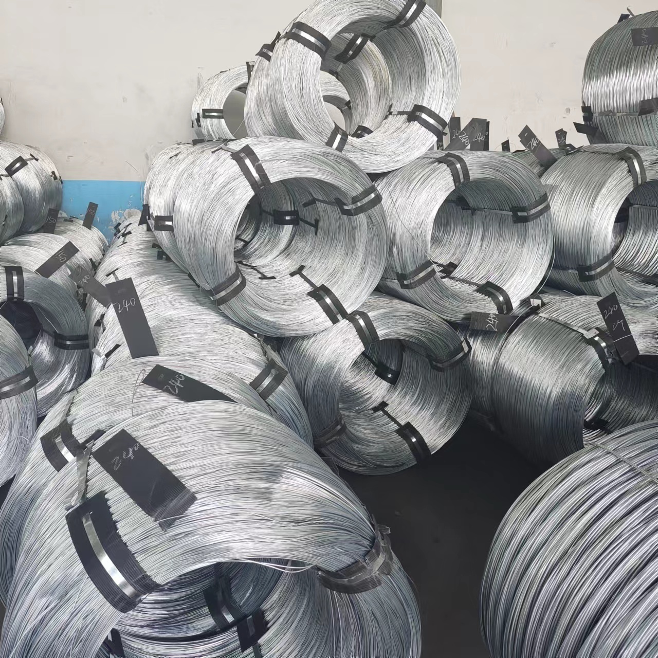 Hot selling bwg16 hot dipped galvanized wire 500kg/roll for making wire mesh