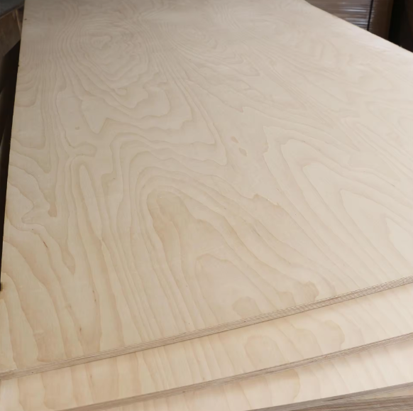 1220 * 2440 mm size Poplar core commercial plywood 4-18 mm plywood packaging grade and furniture use