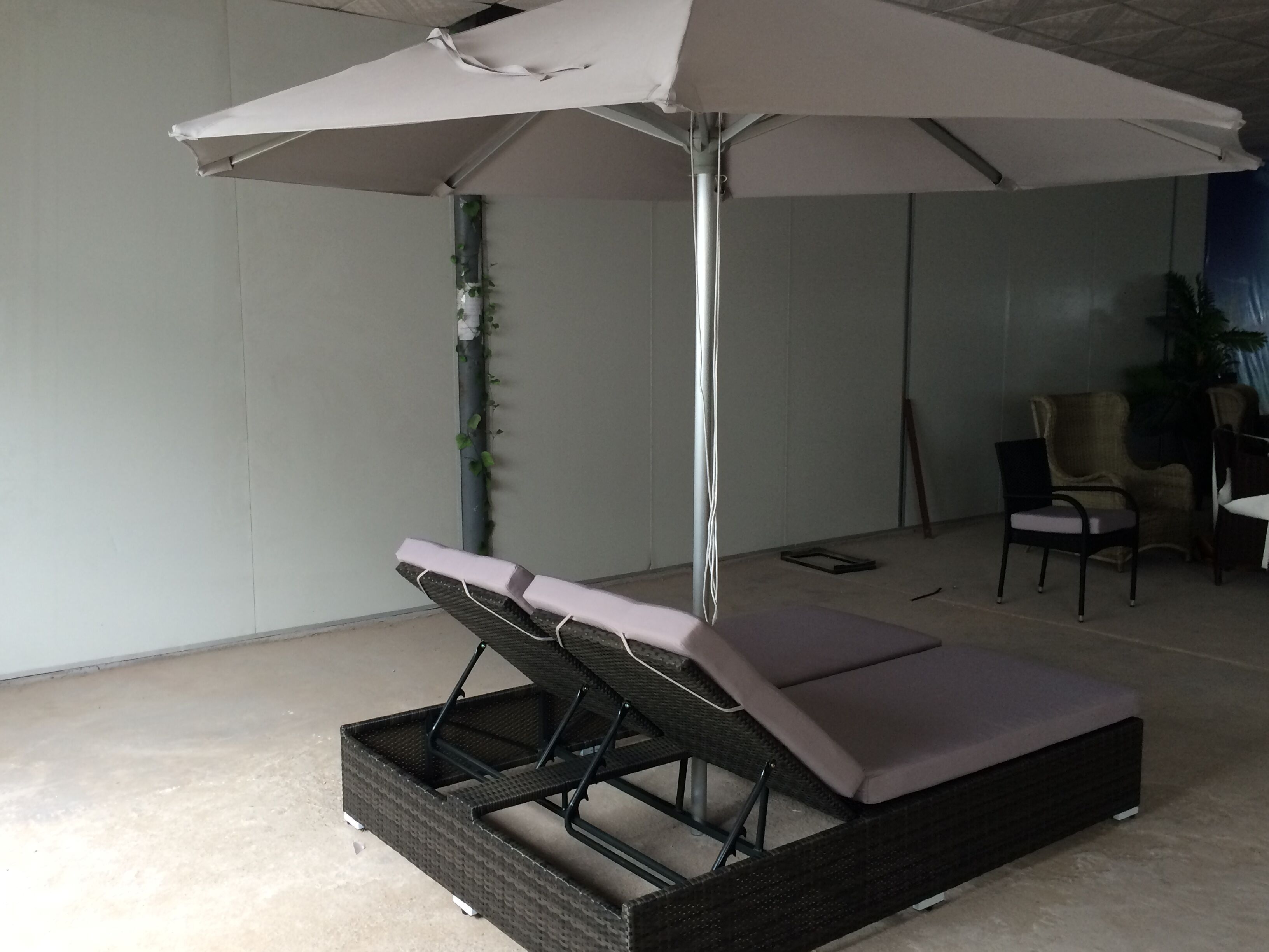 Luxury indoor chaise lounge modern outdoor lounger dual double chaise lounge with umbrella canopy