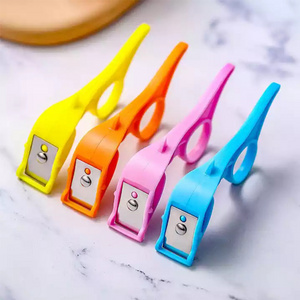 Multifunctional Mini Plastic Vegetable Fruit Peeler Slicer Grater Finger Cot Lemon Orange Cutting Tool Kitchen Useful Gadget