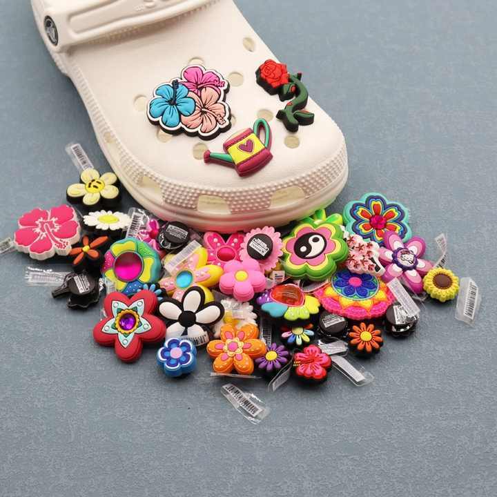 Wholesale PVC croc shoe charms Custom designer sandals shoe croc charms wholesale