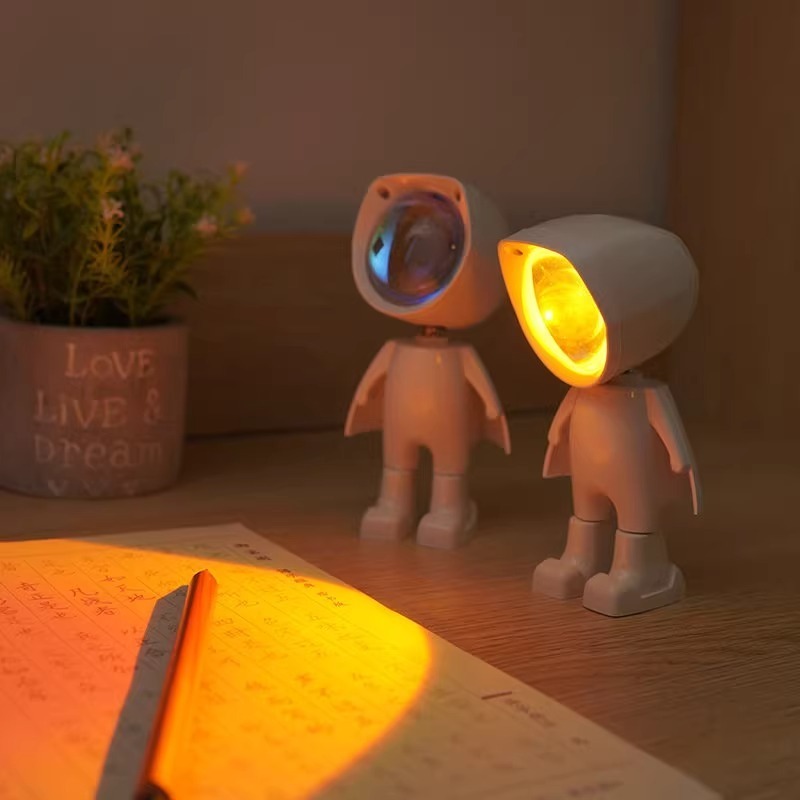 Internet celebrity astronaut night light bedroom sunset red atmosphere light astronaut projection light