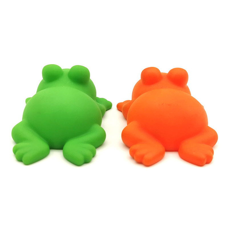 Mini Rubber Plastic Sea Animal Figure BPA Free Green Frog Water Spray Squirt Baby Bath Toy for Kids