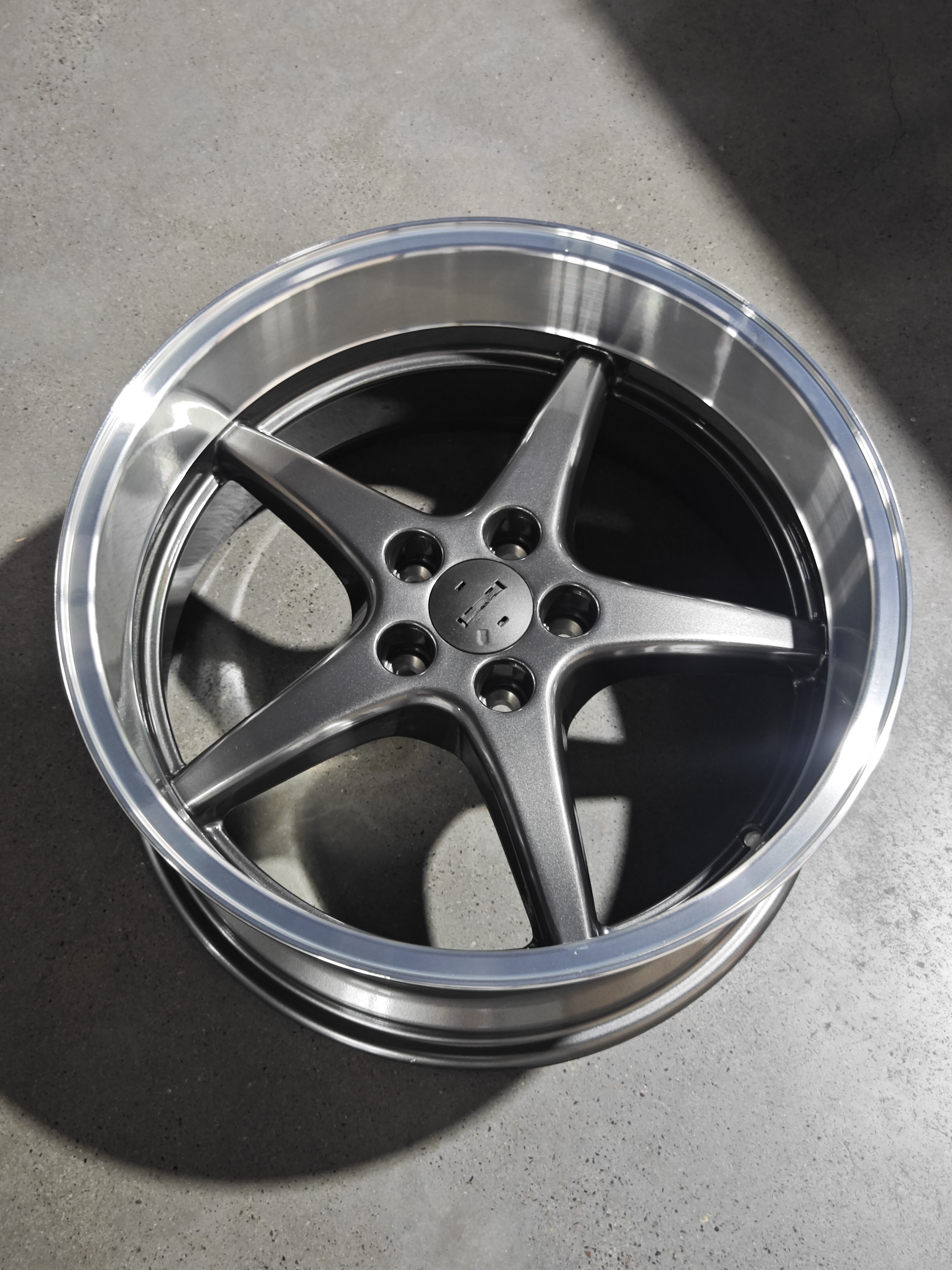 YXQ Deep Dish Wheels 18*8.5 5*108 PCD 6mm Offset 65.1 CB Alloy Wheels for Volvo