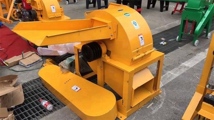 4000-5000kg/h Wood Chips Grinding Machine/Waste Wood Branch Crushing Machine