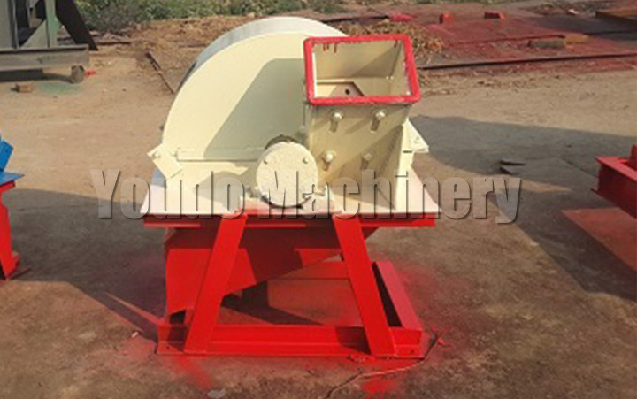 Manufacturers Mobile Vertical 3 Phase Walnut Shell Crush Equipment Grain Hammer Mill Wood Grinder Crusher To Sawdust And Powder