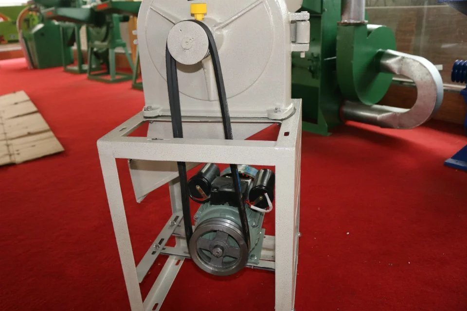 electric 350kg/h maize crushing machine / corn crushing machine /soybean grinding machine