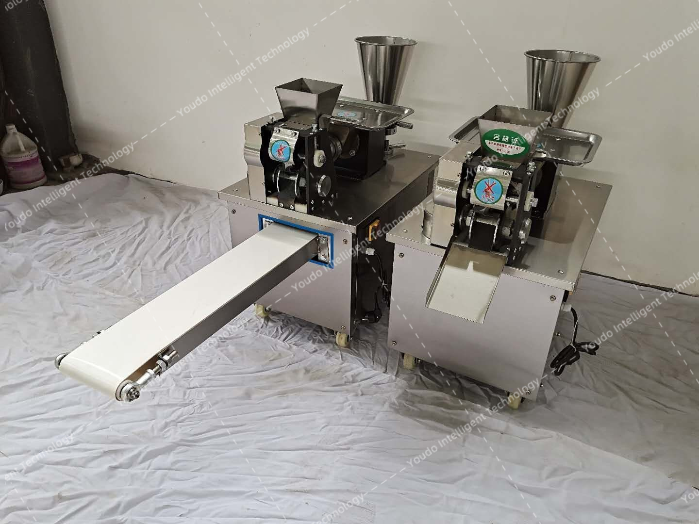 Commercial Automatic Empanda Gyoza Ravioli Samosa Momo Dumpling Making Machine