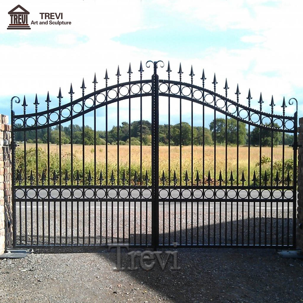 High Quality Outdoor garden new Design Wrought Iron Gate Metal Ornaments For Decoration