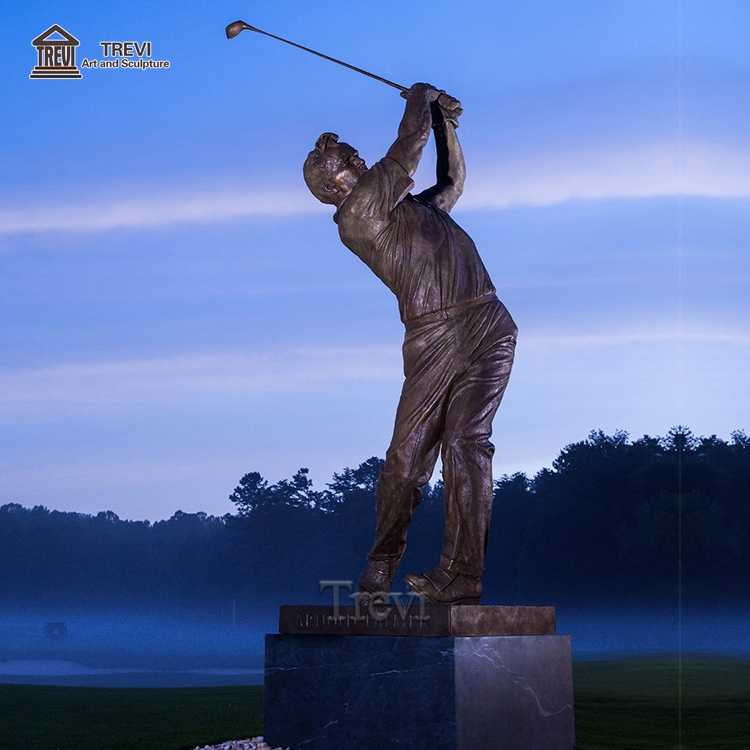 Sports Ground Outdoor Golfeur Woman Man Playing Golf Cast Bronze Statue