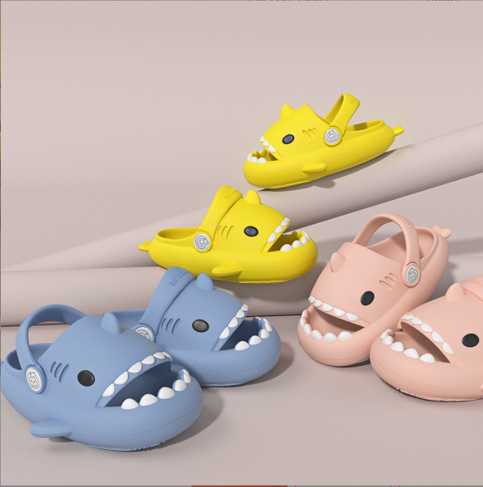 1-11 years summer indoor outdoor cute EVA soft-soled non-slip kids shark slippers for boy girl