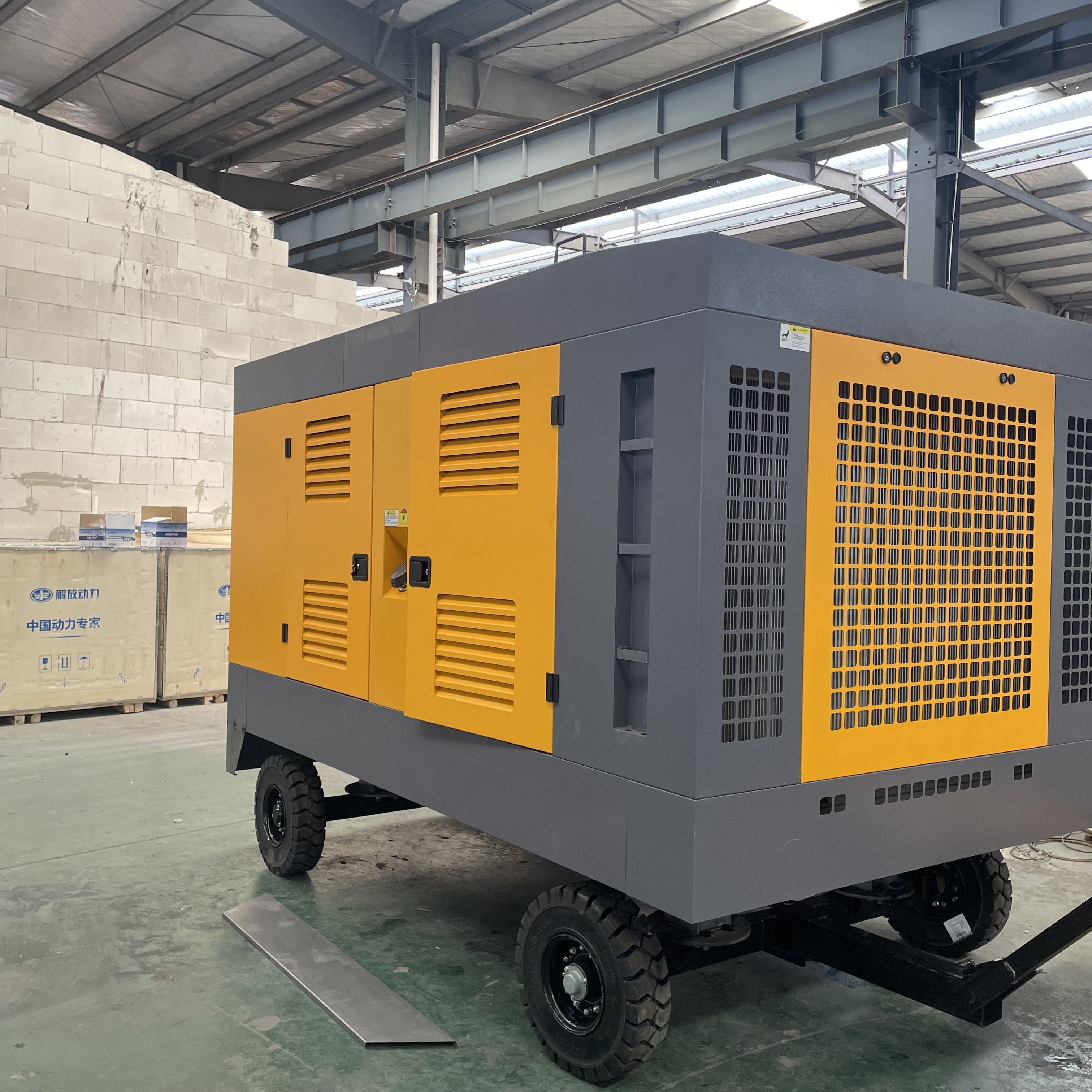 Factory Direct Sale Diesel Engine Screw Air Compressors for Water Well Drilling Rig 228KW 22 Bar