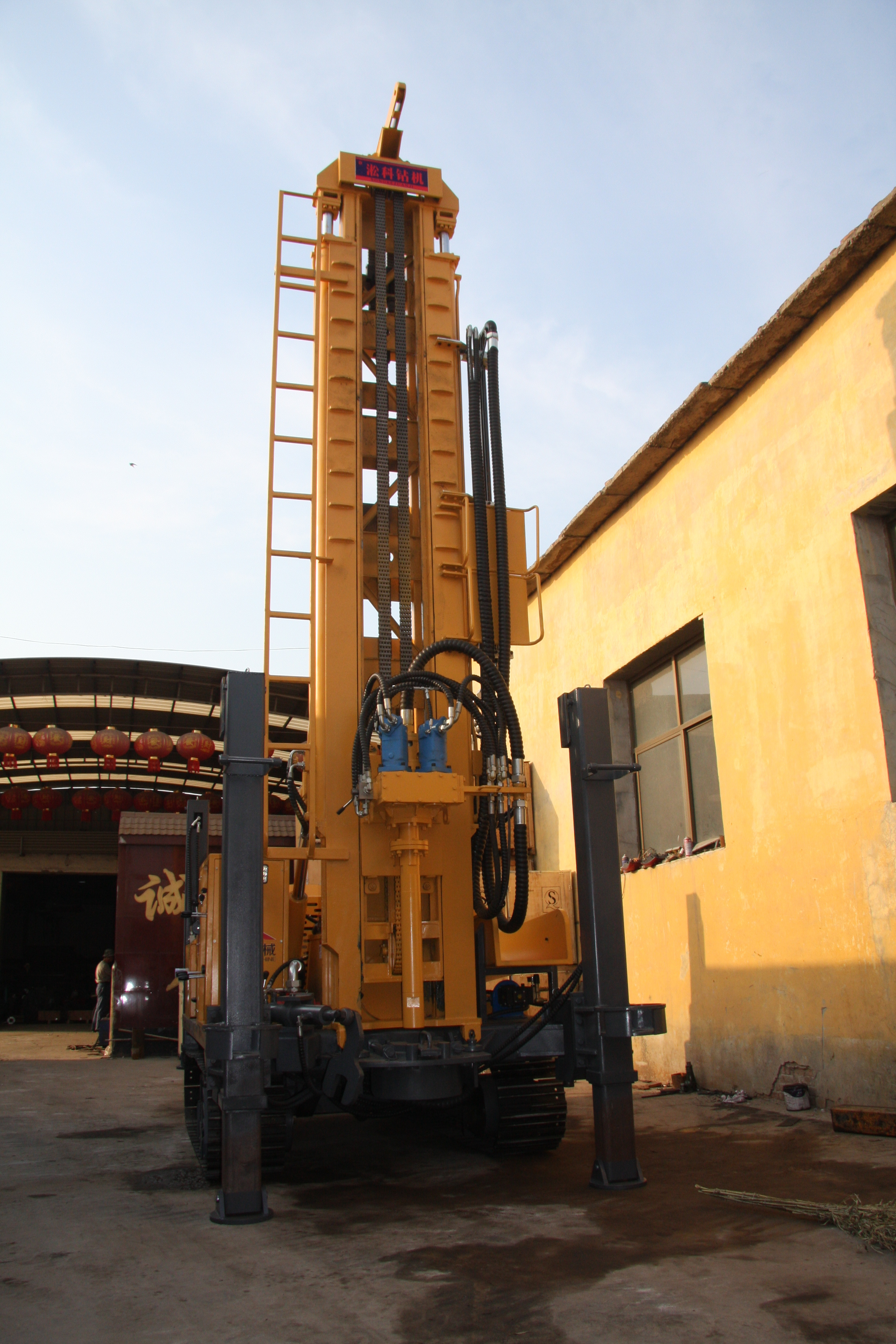 400m drilling depth pneumatic DTH crawler drilling rig for water well drilling rig machine driven by diesel engine YL400S