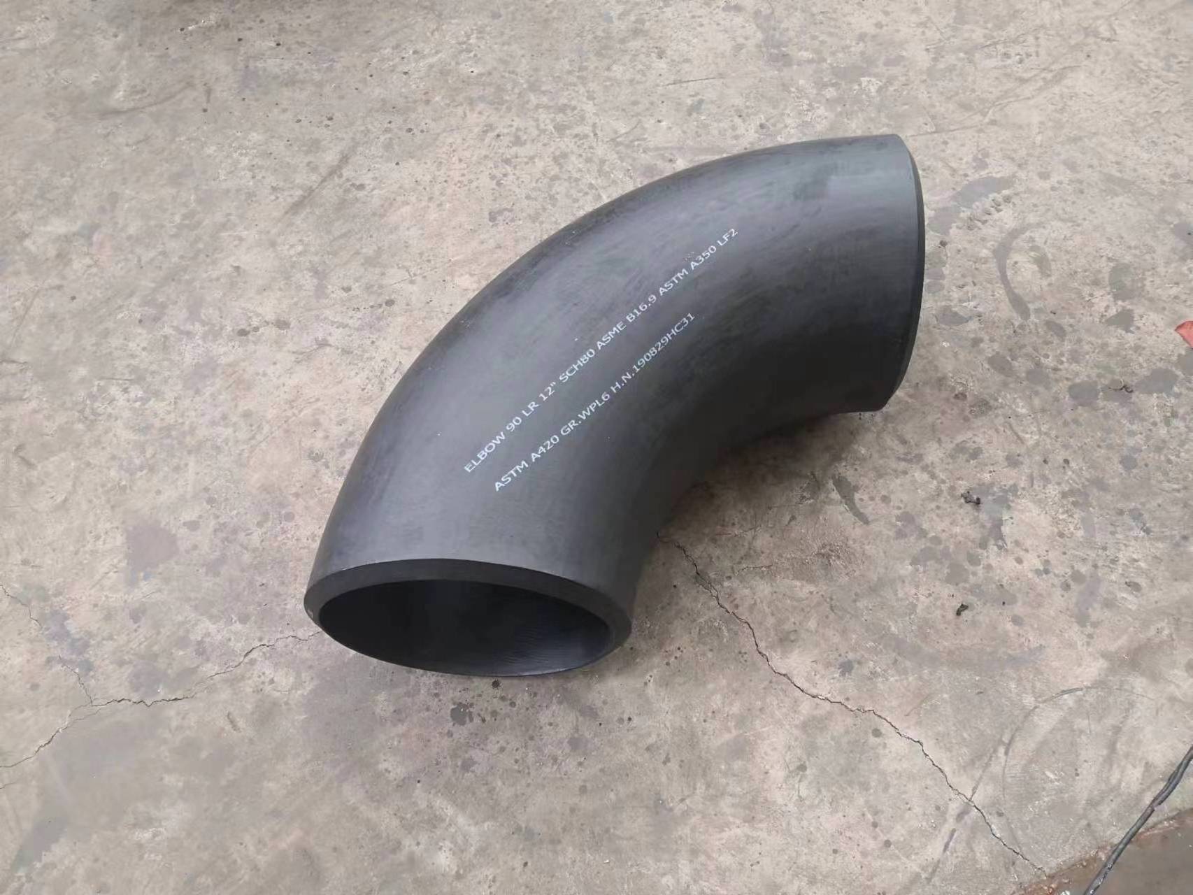 low price factory wholesale black paint low price factory whole Carbon Steel Butt Welded 90 degree Seamless pipe fittings elbow