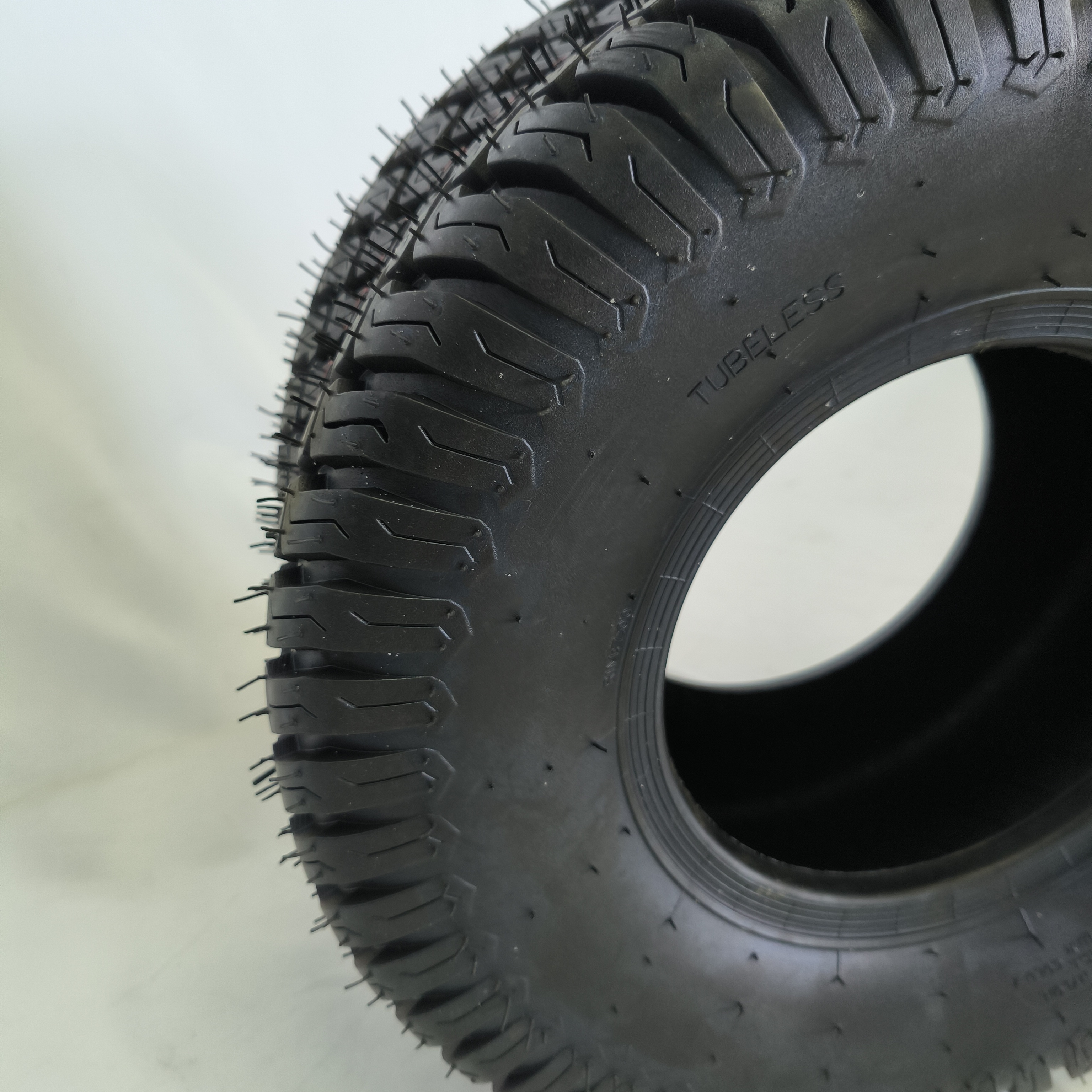 Natural Rubber High Quality Truck Tyre 18x8.50-8 All Steel Radial Truck Tires